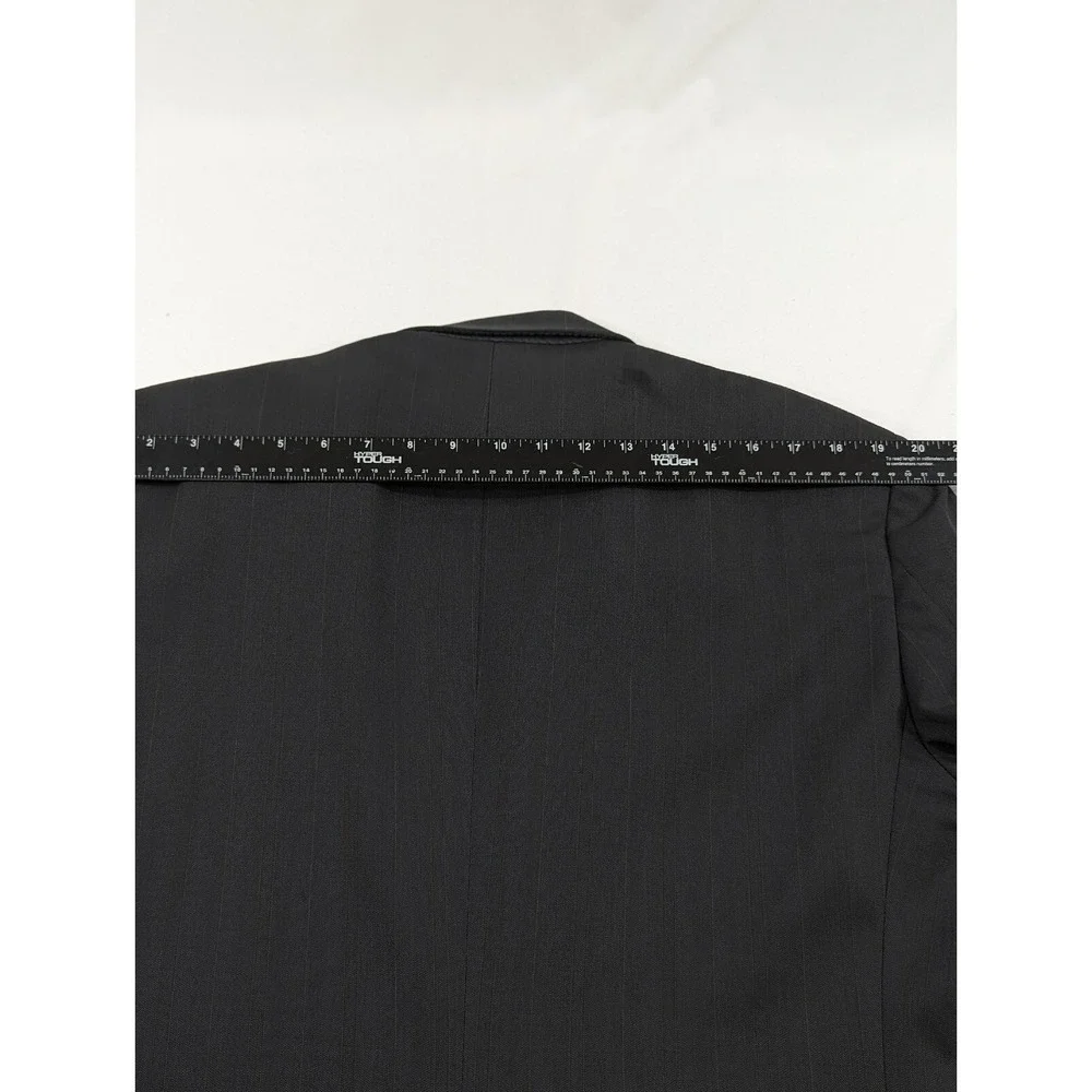 Hart Schaffner Marx Gold Trumpeter Mens Charcoal Self stripe‎ Dark Gray USA 42R